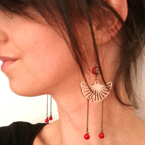 Boucles d'oreilles feuilles de ginkgo rétro inspirées des geisha. Couleur rouge
